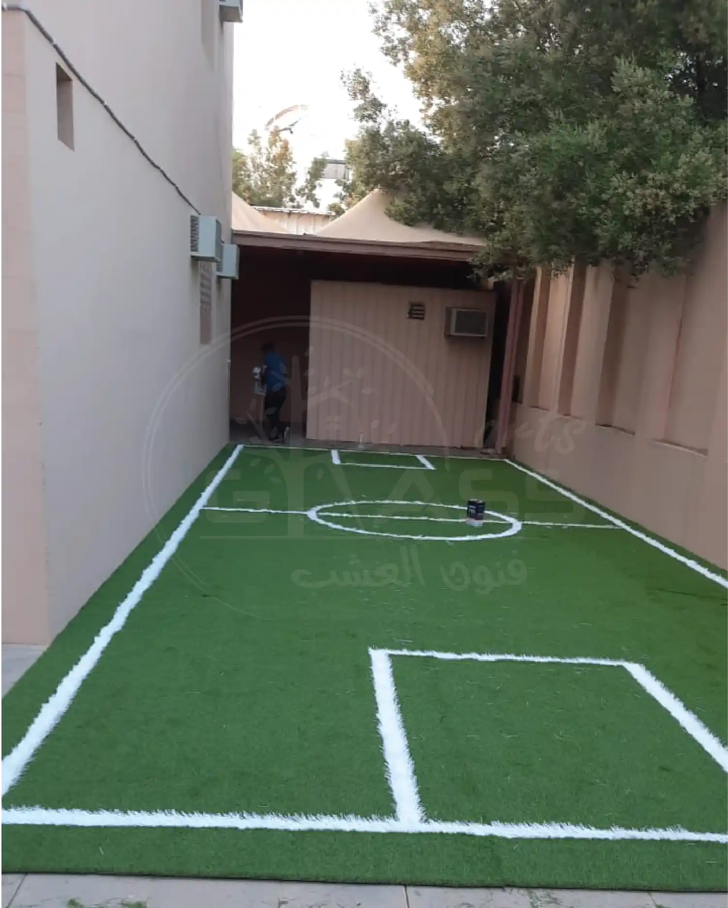 - تجهيز واعداد الملاعب جميع انواع الملاعب الرياضية : * ملعب كرة قدم * ملاعب بادل بانوراما * ملاعب بادبول * ملاعب تنس * ملاعب كرة سله * ملاعب كرة طائره ملاعب كرة يد تراكات الملاعب مضمار الجري