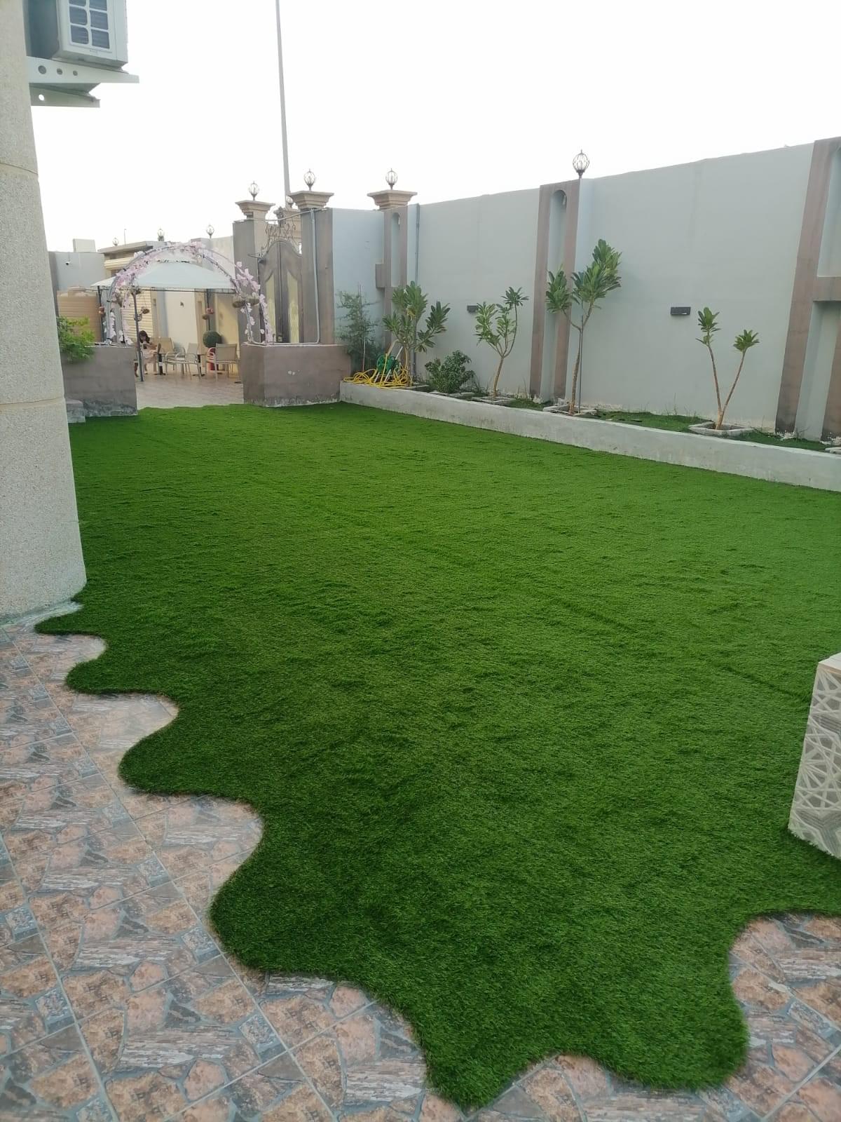 فنون العشب -عشب صناعي